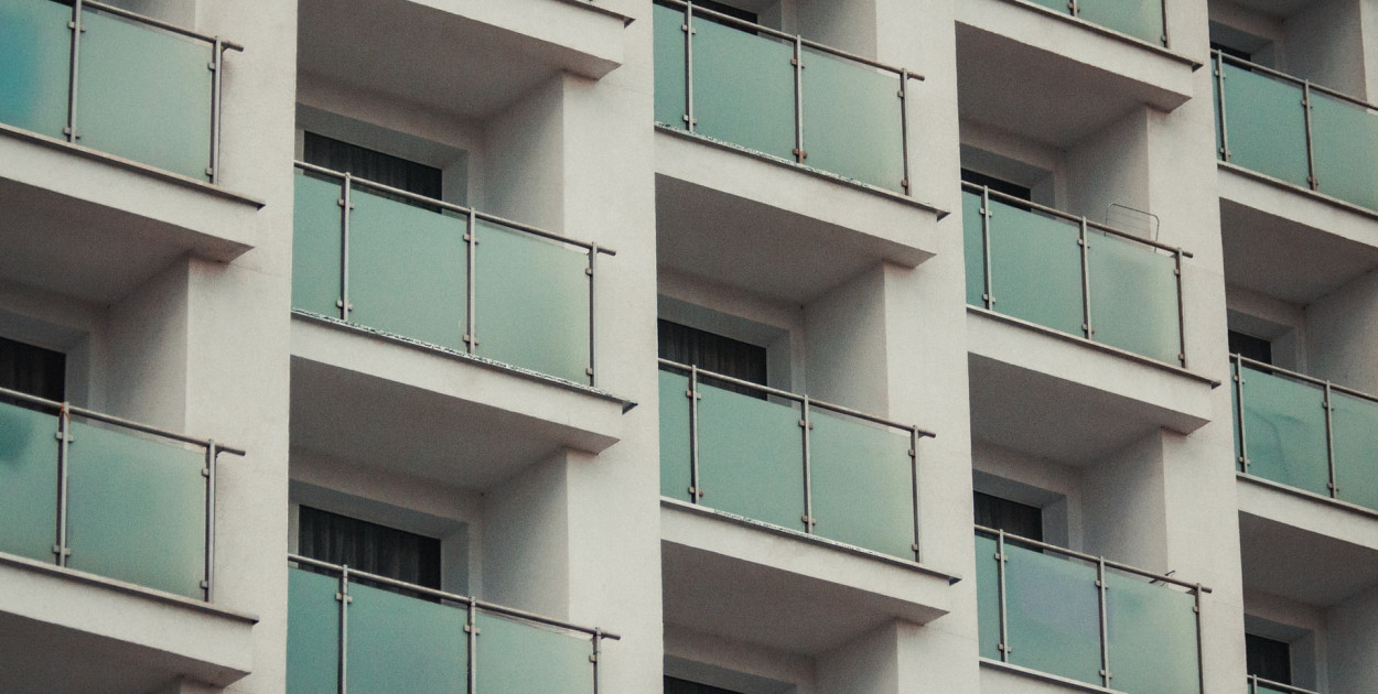 Zasłona na Balkonie: Twoje Królestwo Prywatności i Uroku!