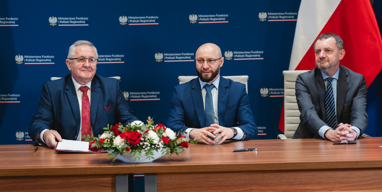 Podpisanie umowy operacyjnej przez Zarząd Agencji Rozwoju Regionalnego MARR S.A.