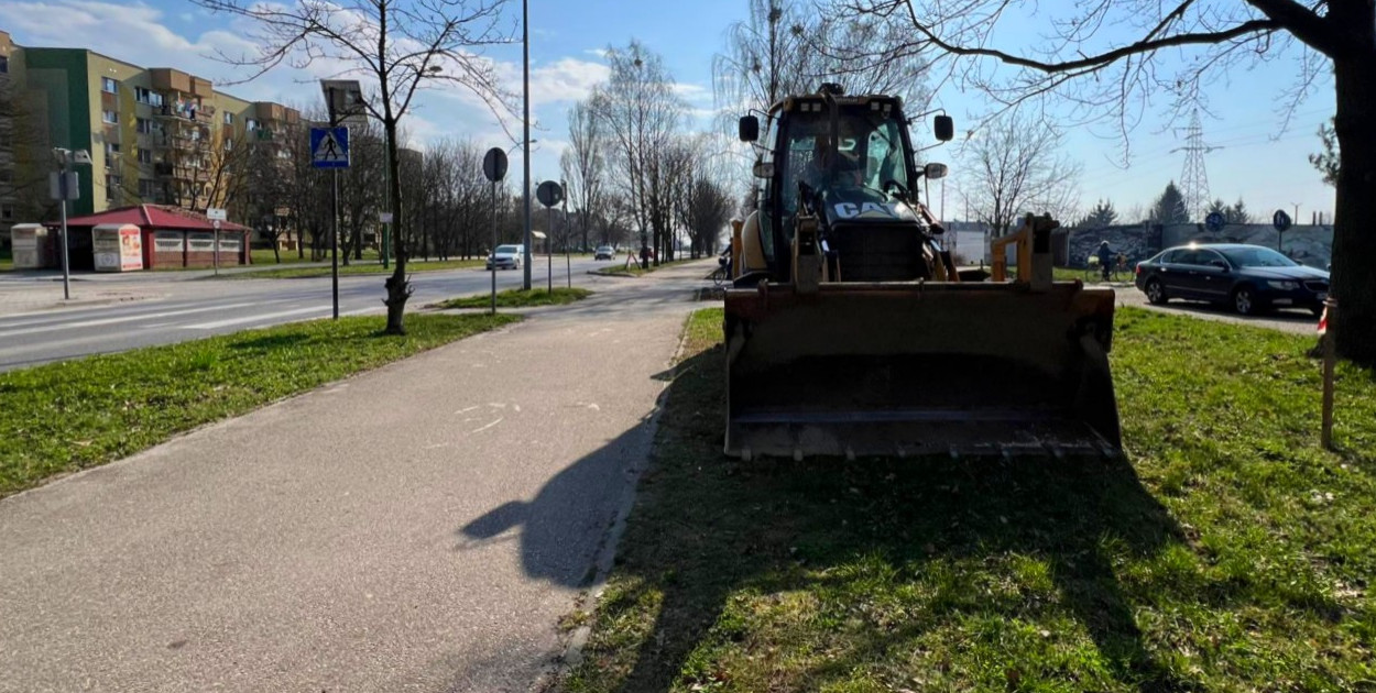Wznowiono prace przy przebudowie ul. Szafera. Fot. hej.mielec.pl. 4 marca 2024 r.