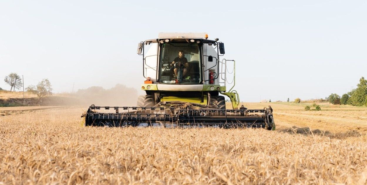Jaki kombajn zbożowy kupić do swojego gospodarstwa?