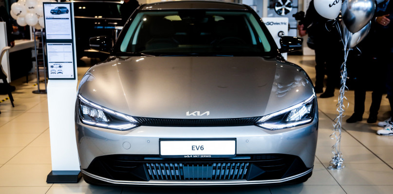 Nowa KIA EV6 w salonie MKT Serwis. Fot. Kacper Strykowski / hej.mielec.pl