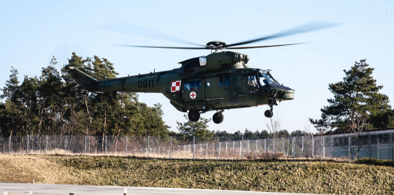 Lądowanie śmigłowca PZL W-3AE Sokół przy szpitalu w Mielcu. Fot. Kacper Strykowski / hej.mielec.pl