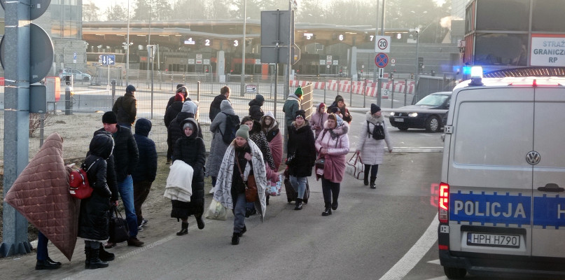 Uchodźcy z Ukrainy na granicy z Polską (punkt kontrolny Gruszew - Budomez)  — Zdjęcie od Fotoreserg
