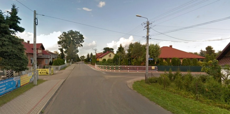 Droga powiatowa w Złotnikach. Fot. Google Street View