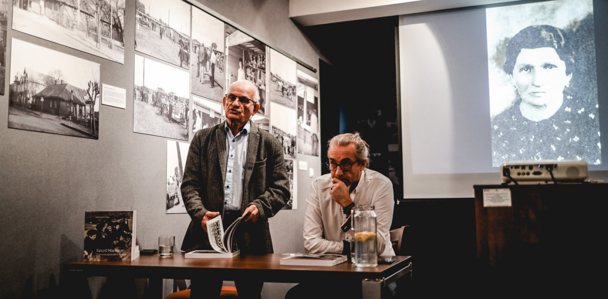 Andrzej Krempa i Janusz Halisz. Promocja książki „Sztetl Mielec. Z historii mieleckich Żydów”. Fot. Kacper Strykowski / hej.mielec.pl
