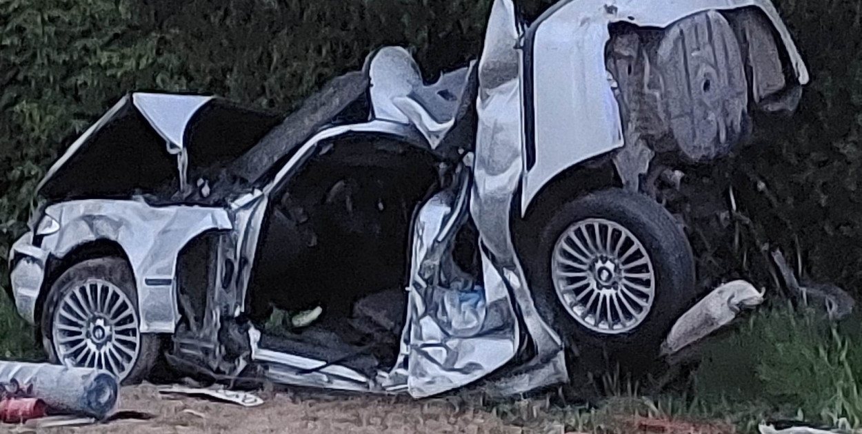 Rozbite BMW w Szafranowie. Fot. Czytelnik