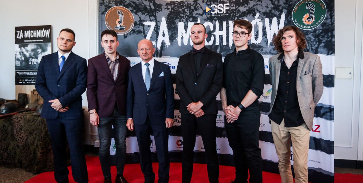 Twórcy filmu „Za Michniów” na prapremierze w Mielcu. Fot. Kacper Strykowski / hej.mielec.pl