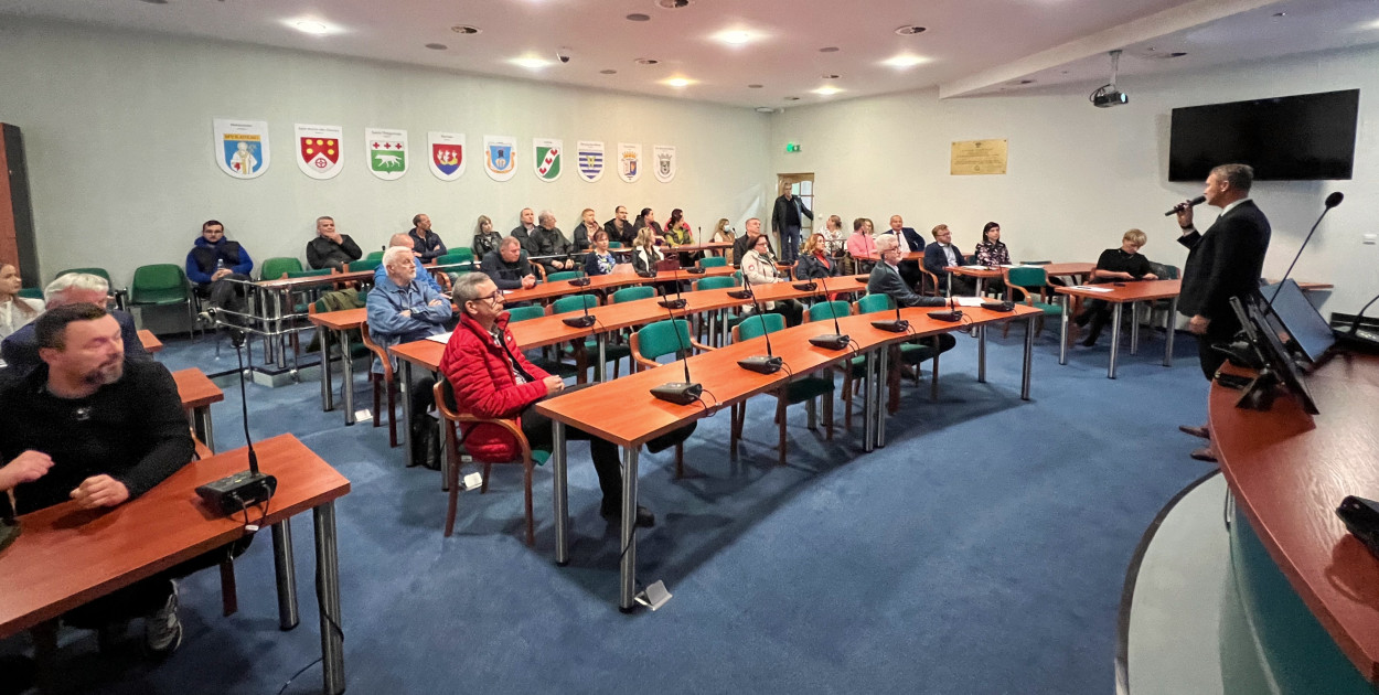 Spotkanie mieszkańców osiedla Wojsław z urzędnikami i prezydentem Mielca. 25 października 2023 r.