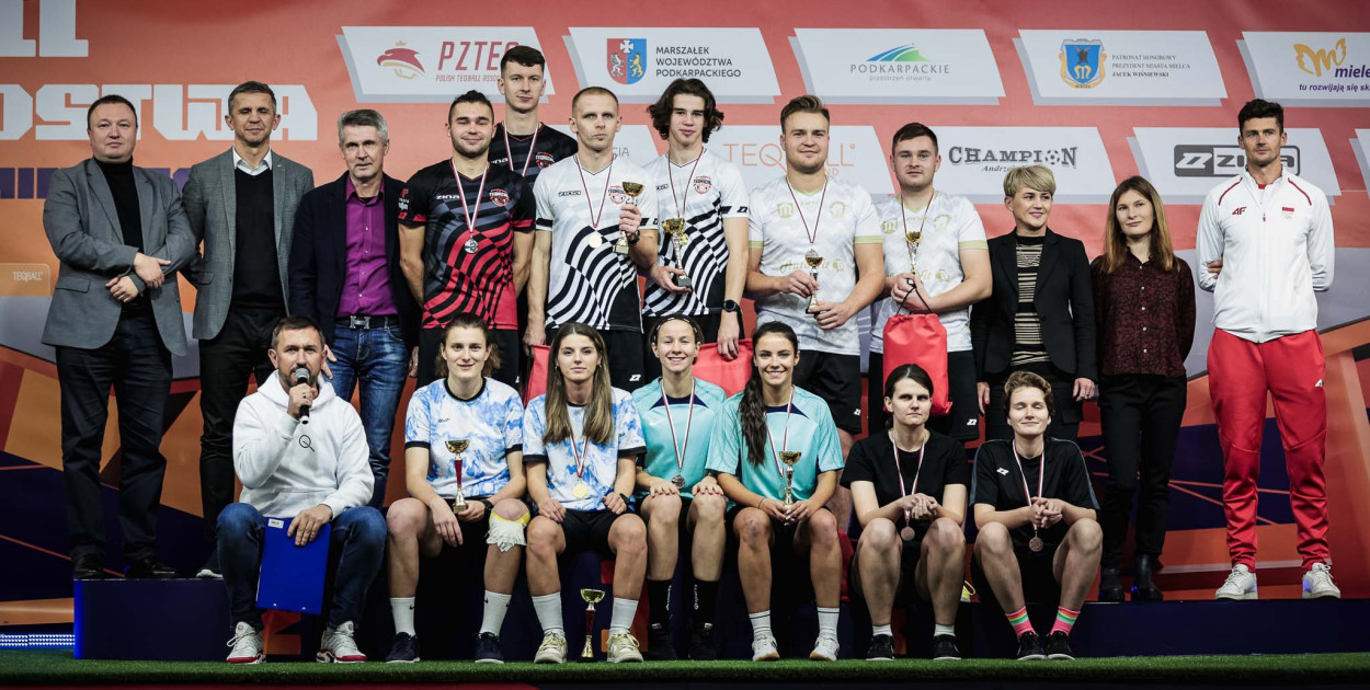 Medaliści TEQBALL Mistrzostw Polski Mielec 2023. Fot. Marta Badowska