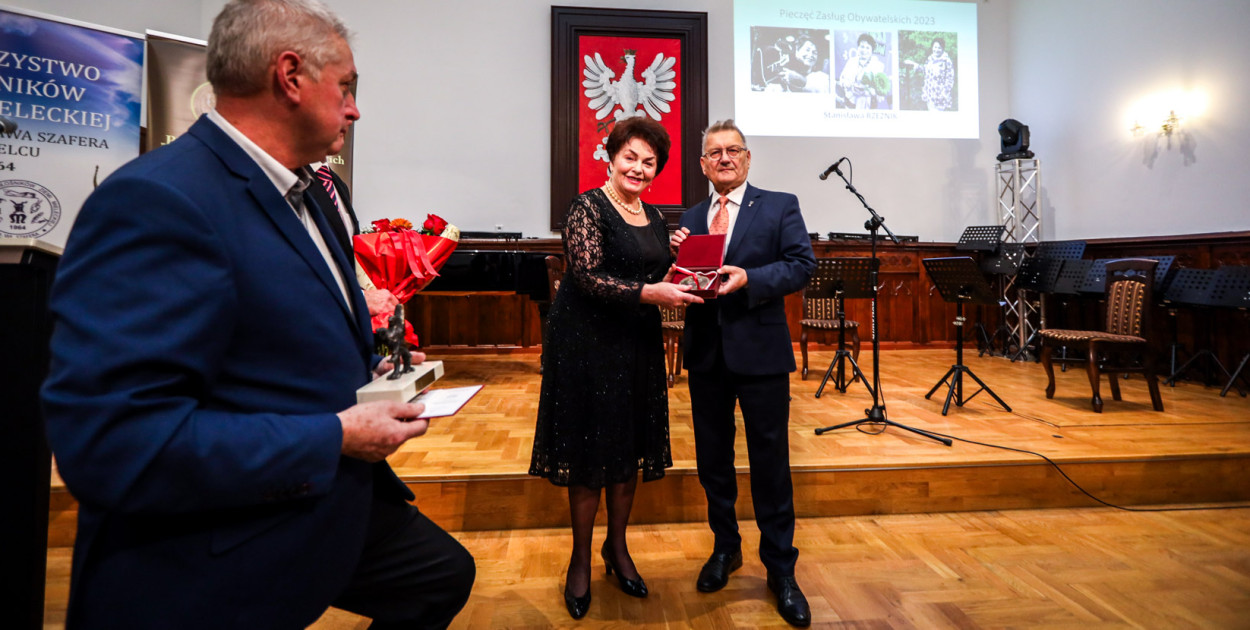 Stanisława Rzeźnik i Zbigniew Działowski. Fot. Kacper Strykowski / hej.mielec.pl