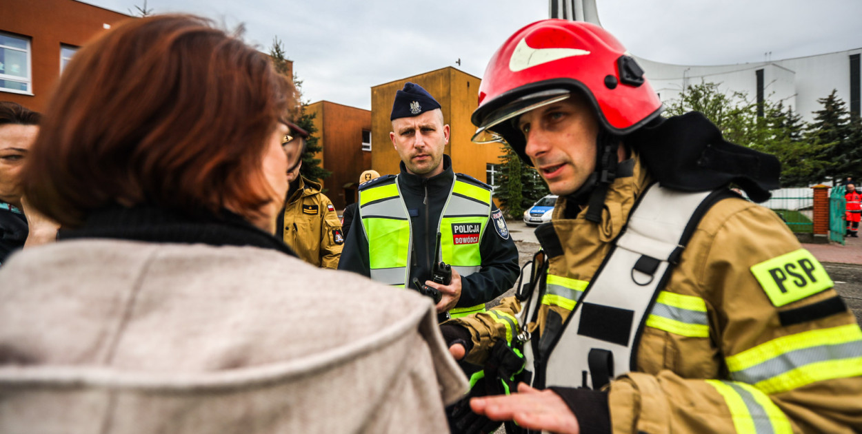Ewakuacja ZSO1 w Mielcu. Fot. Kacper Strykowski / hej.mielec.pl