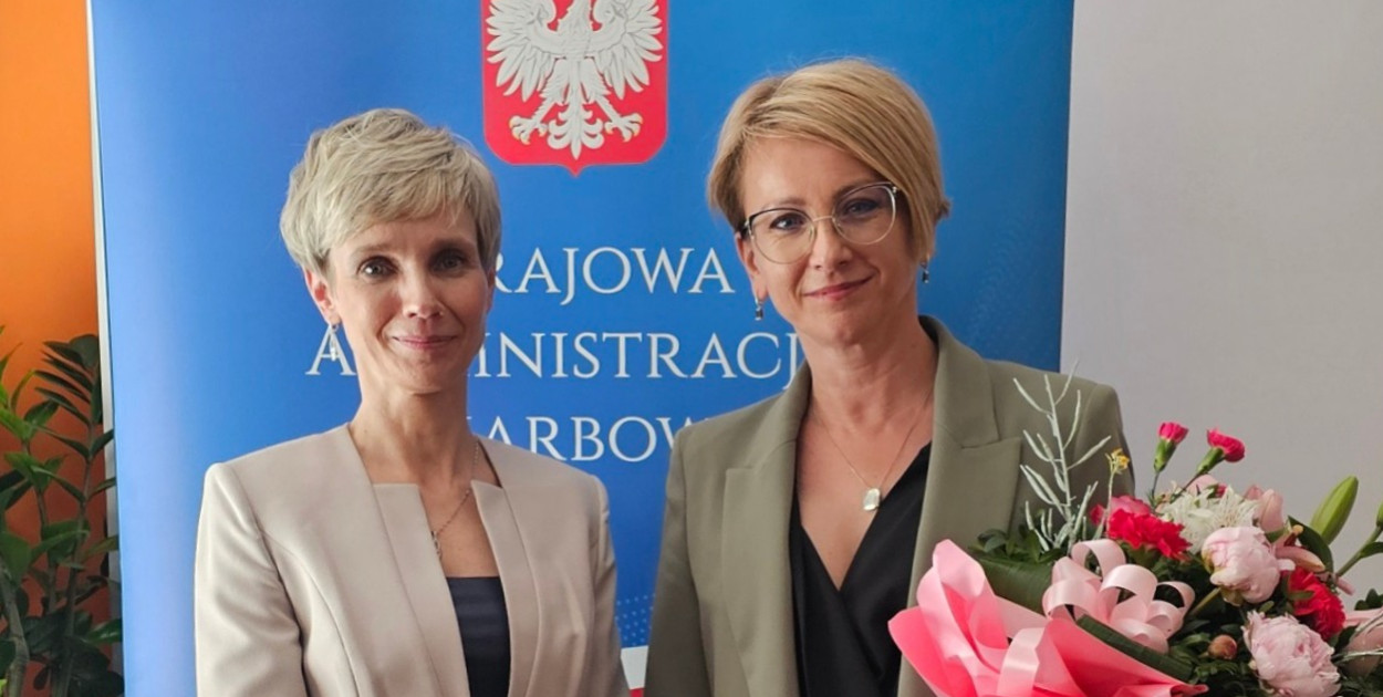 Małgorzata WIśniewska (po prawej stronie) objęła stanowisko naczelnika Urzędu Skarbowego w Mielcu (fot. US Mielec)