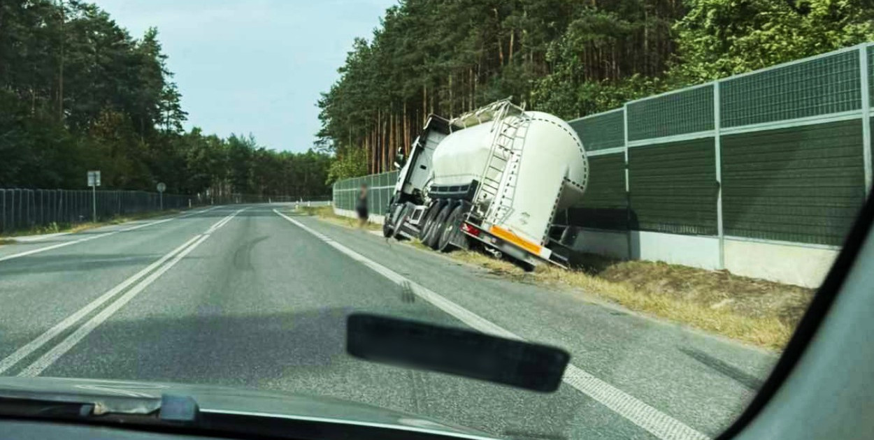 Zdjęcie dzięki uprzejmości grupy Uwaga Policja Mielec (Okolice) działającej na Facebooku.