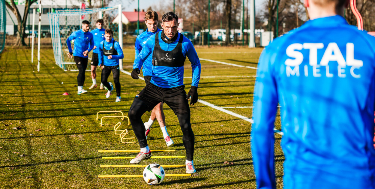 FKS Stal Mielec wróciła z Hiszpanii, w piątek wraca ekstraklasa [WIDEO, FOTO]