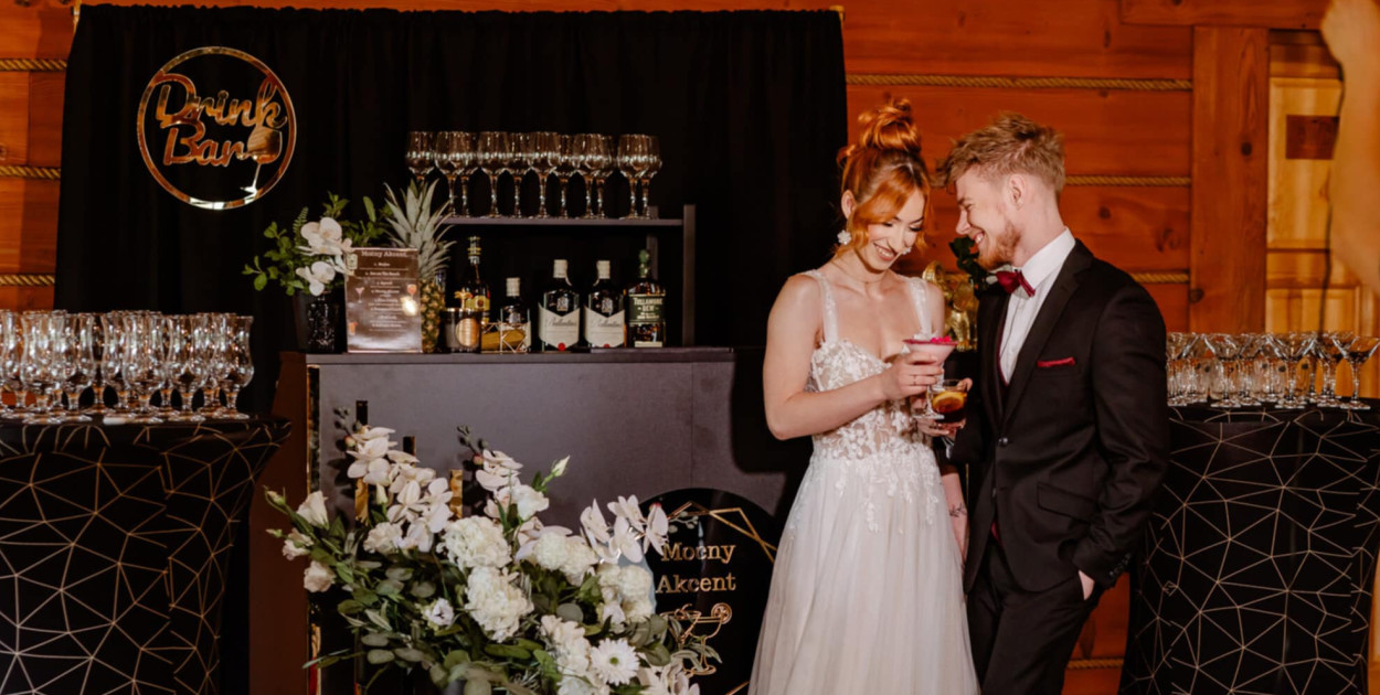 Drink Bar Mocny Akcent - Kolorowe Drinki, show za barem i wyjątkowy klimat