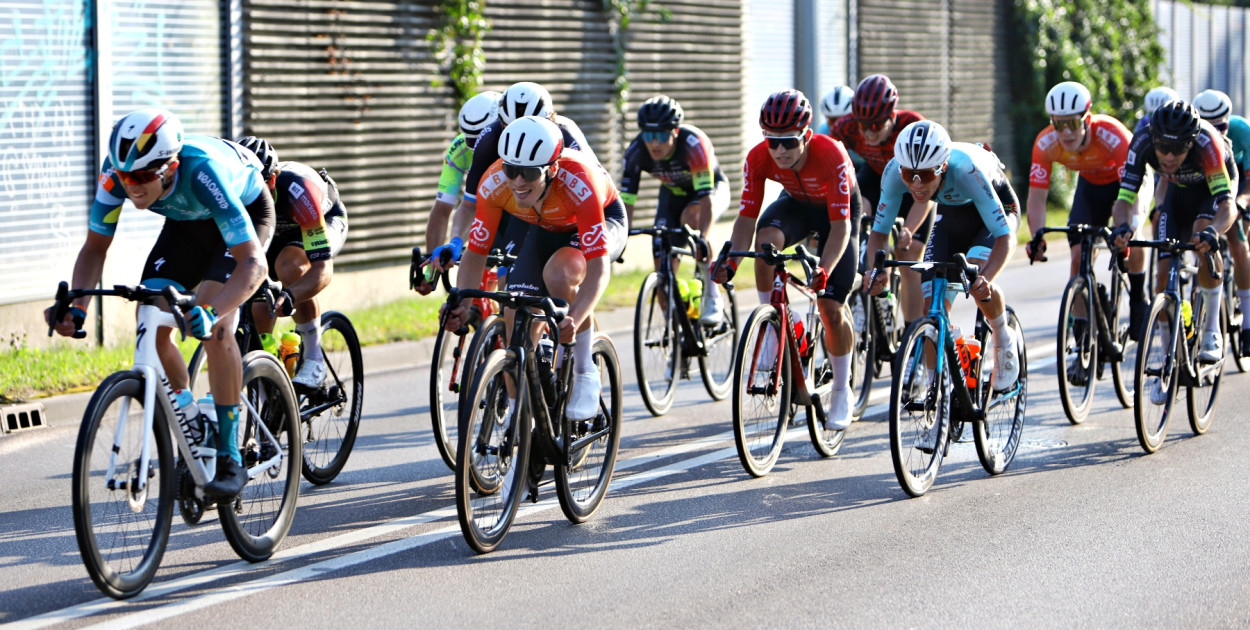 Kolarski peleton w centrum Mielca [FOTO]
