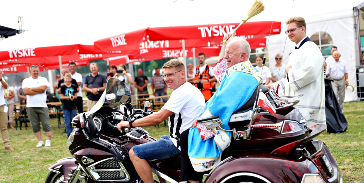 Tłumy na Festynie Parafialnym w Chorzelowie [FOTO]
