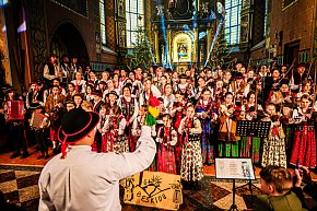 Kolędowy koncert Głosu Beskidu w Chorzelowie-12206