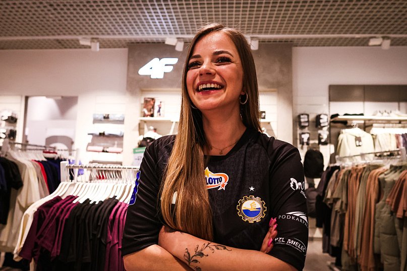 Piłkarze Stali w Salonie 4F - Galeria Navigator