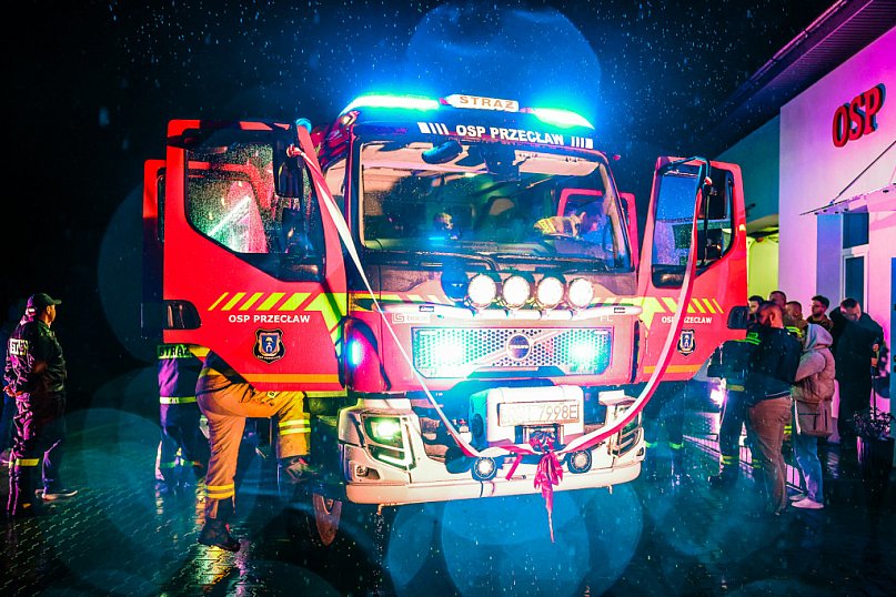 Powitanie nowego wozu w OSP Przecław