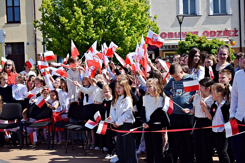 Patriotyczna uroczystość z udziałem SP nr 2