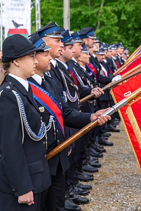 Nowy wóz OSP Zaduszniki i kapliczka-12688