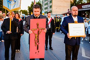 Tysiące wiernych w procesji przebłagalnej po profanacji-12719