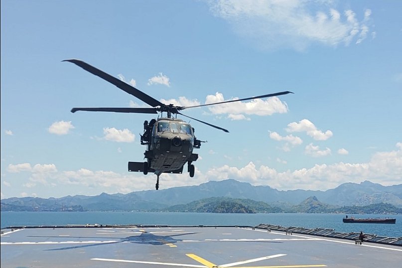 Mielecki Black Hawk wylądował na okręcie filipińskiej marynarki wojennej