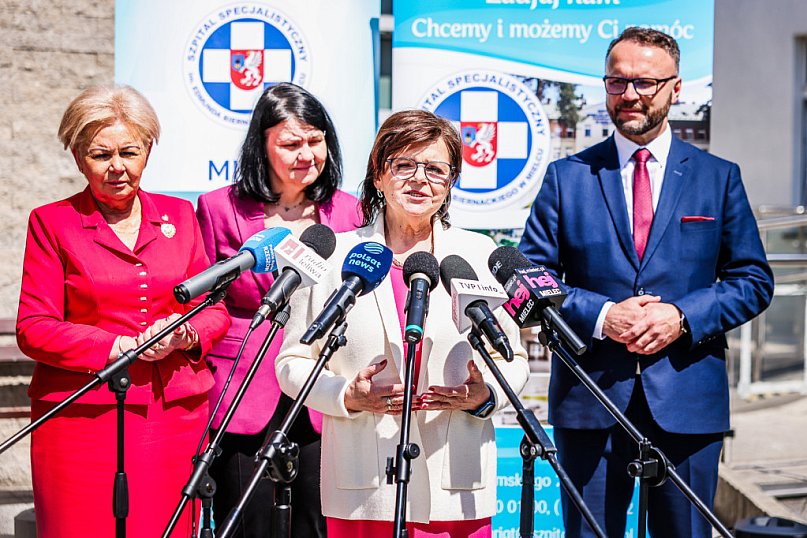 Minister Zdrowia odwiedziła szpital i pogotowie