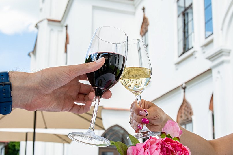 Restauracja w zabytkowym Zamku Przecław - staropolska kuchnia w nowoczesnym wydaniu