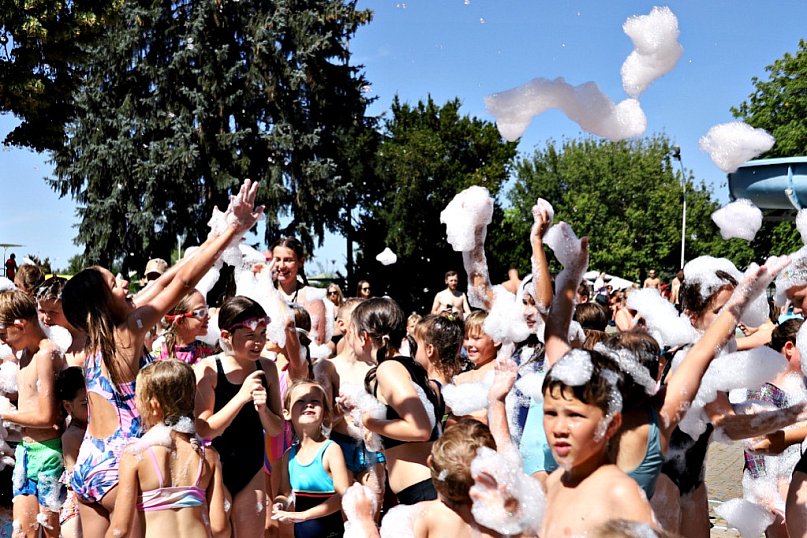 Powitanie Lata na Odkrytych Basenach