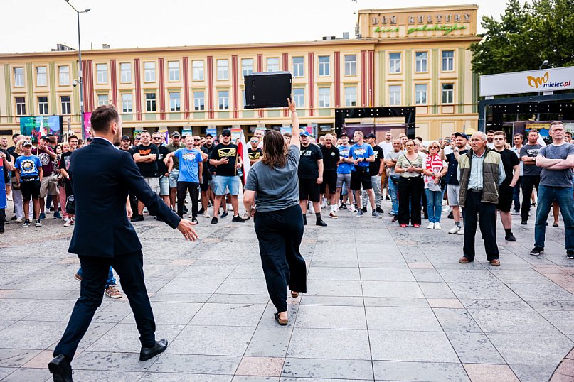 PROTEST STOP IMIGRACJI W CENTRUM MIELCA