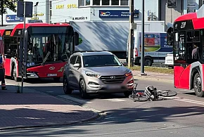 Potrącenie rowerzysty przy przejeździe kolejowym! Utrudnienia-89097