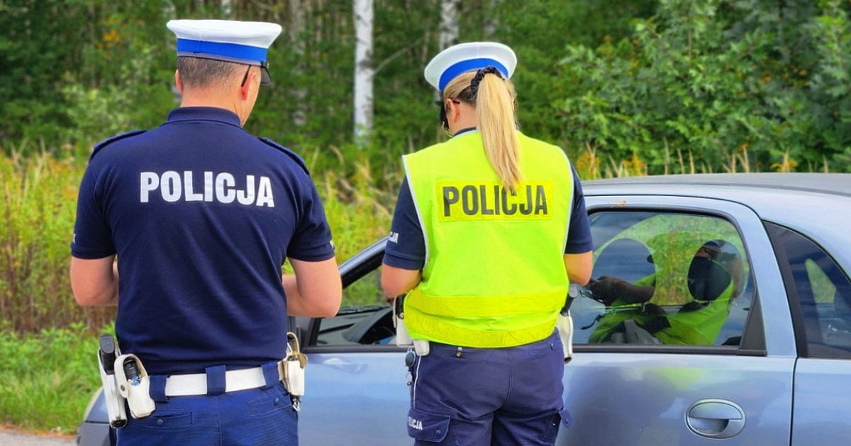 Dron nad skrzyżowaniami ze znakiem "STOP". Efekty? - HEJ.MIELEC.PL