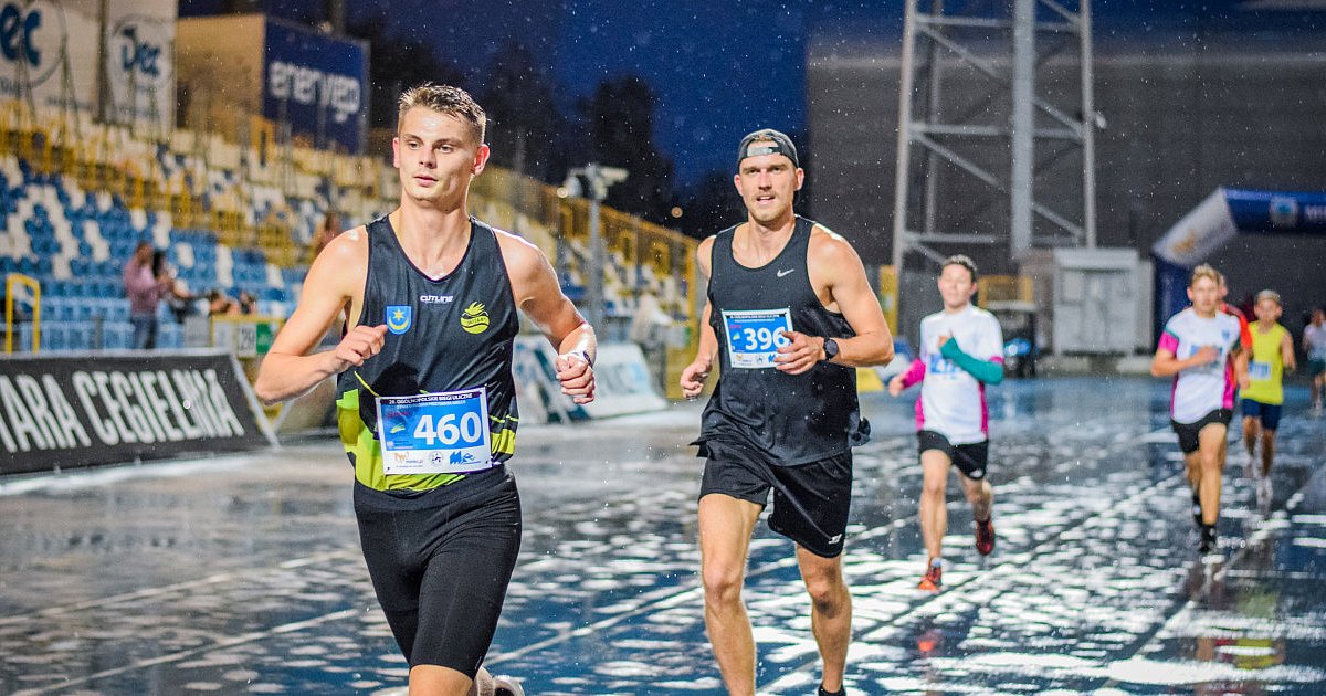 Setki biegaczy na stadionie! 28. Ogólnopolskie Biegi Uliczne za nami [FOTO] - HEJ.MIELEC.PL