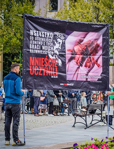 Publiczny różaniec przeciw aborcji: „Walczymy w obronie każdego dziecięcia” [FOTO]-89375