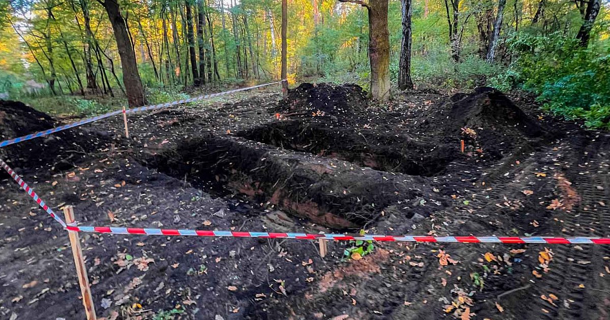 Wykopy przy popularnej leśnej drodze. Wiemy, co budują - HEJ.MIELEC.PL