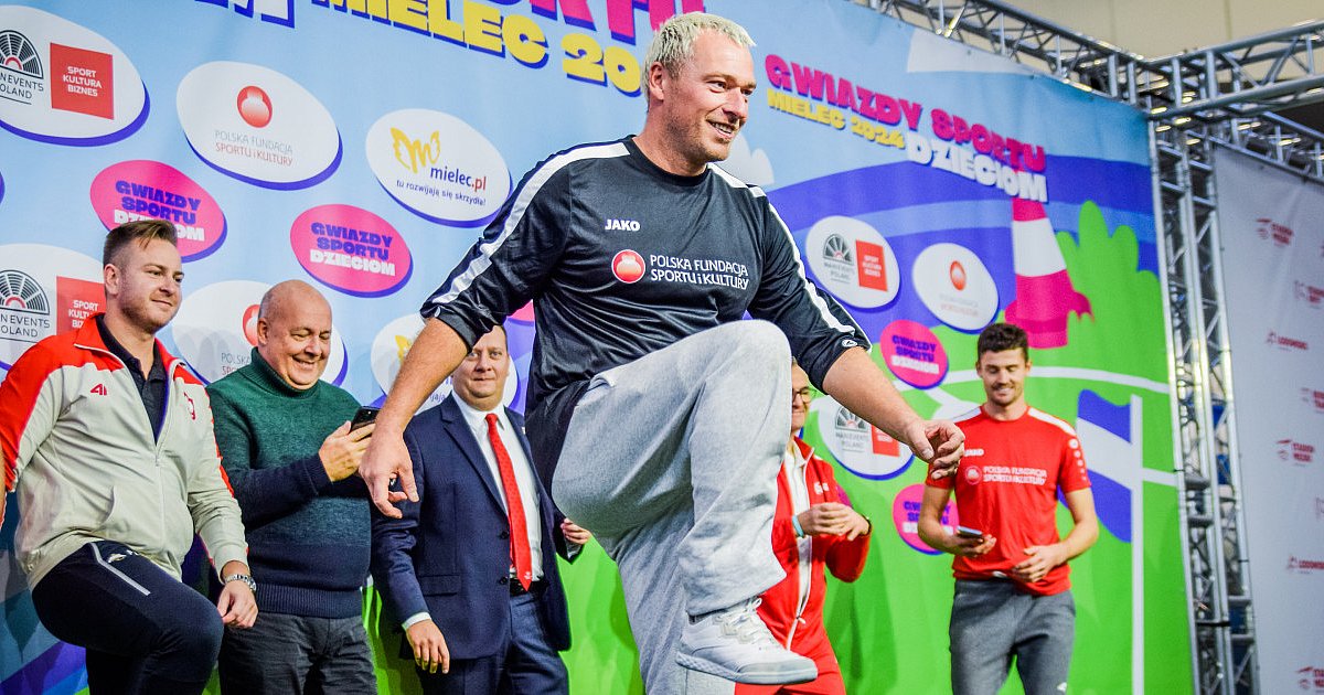 Młodzież i "Gabor" w sportowych zmaganiach przed Mistrzostwami Teqball [FOTO] - HEJ.MIELEC.PL