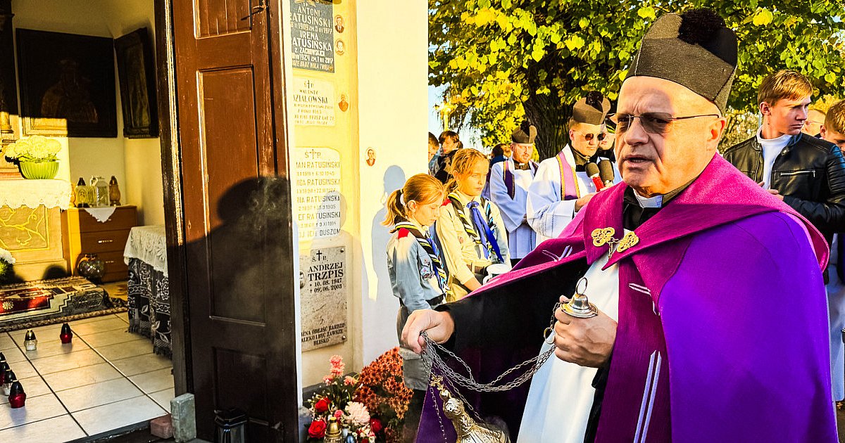 Wierni z dwóch parafii wspólnie modlili się na Cmentarzu Parafialnym [FOTO] - HEJ.MIELEC.PL