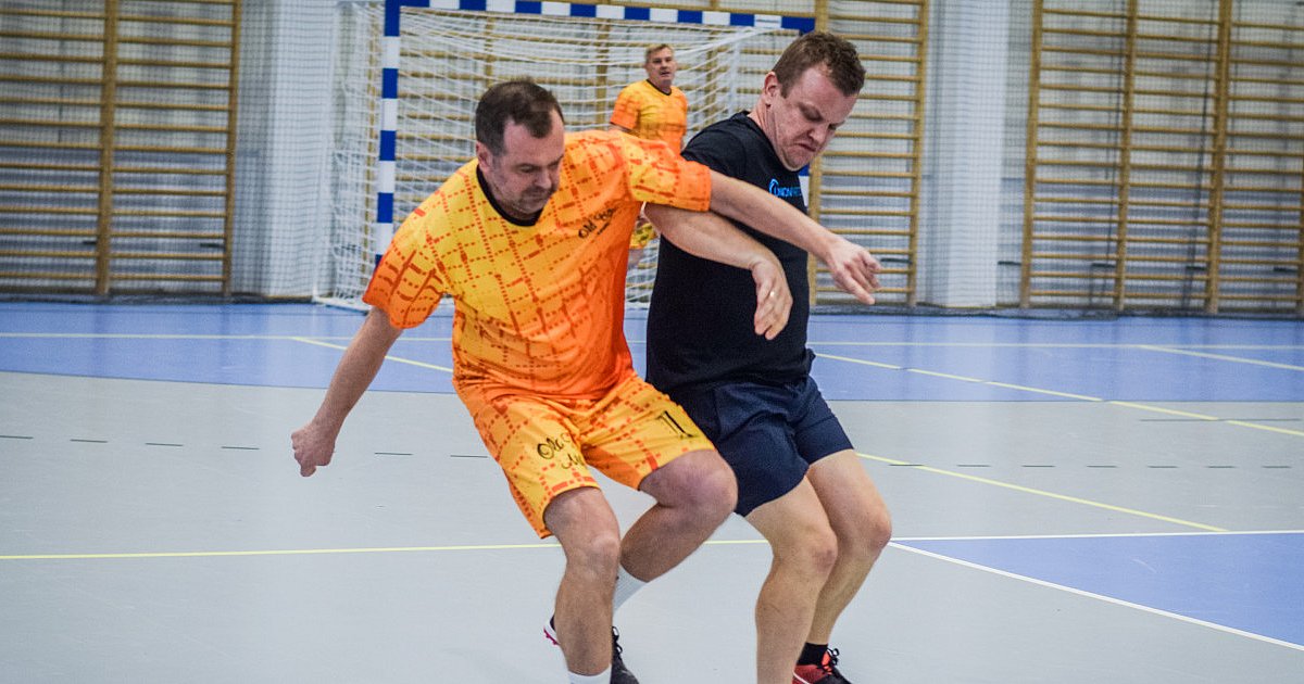 "Mikołajkowe Derby Mielca": Piłkarskie Święto w Hali MOSiR [FOTO] - HEJ.MIELEC.PL