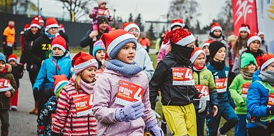 Bieg z Mikołajem i odblaskami: Świętowanie na mieleckich błoniach [FOTO]-91690