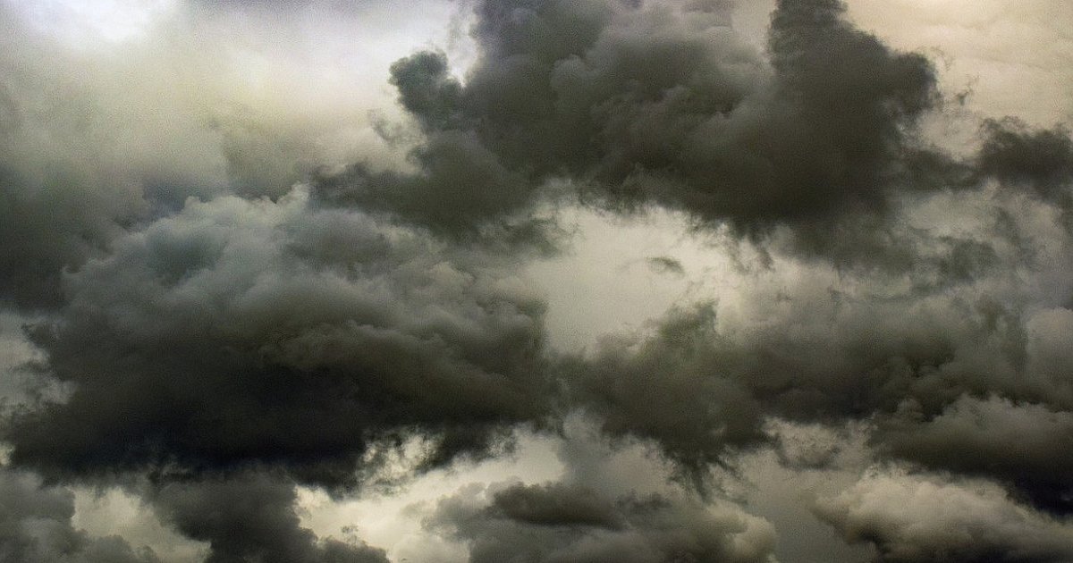 Poniedziałek z silnym wiatrem. Jest ostrzeżenie - HEJ.MIELEC.PL