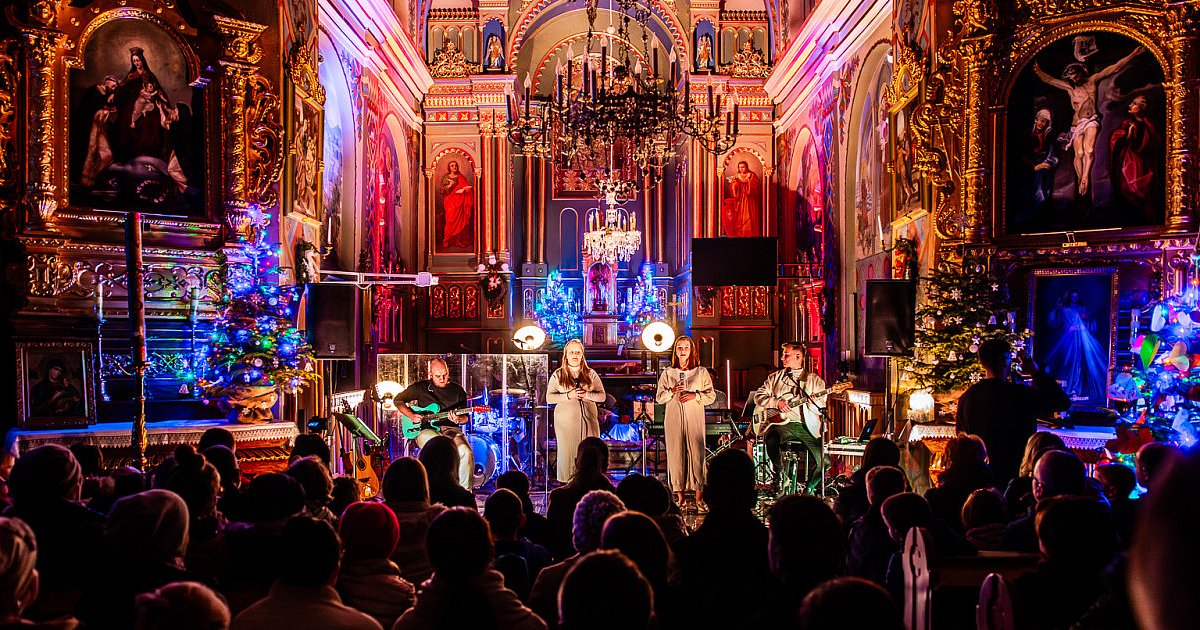 Koncert kolęd w Czerminie: charytatywnie i niezwykle klimatycznie [FOTO, WIDEO] - HEj.MIELEC.PL