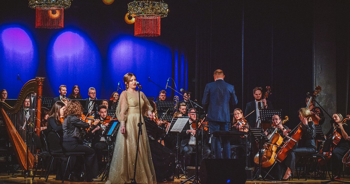 Muzyczna podróż w świat opery i musicalu - Koncert Sylwestrowy MOS [FOTO]- HEJ.MIELEC.PL