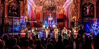 Koncert kolęd w Czerminie: charytatywnie i niezwykle klimatycznie [FOTO, WIDEO]-92360