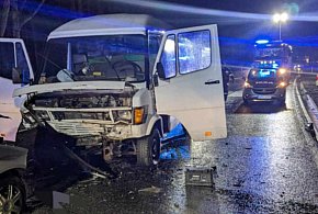 Uwaga! Robi się ślisko! Poważny wypadek w regionie!-92461