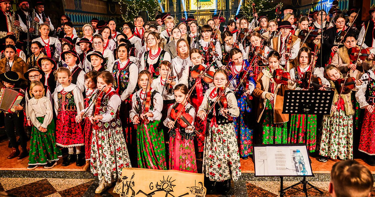Majestatyczny, kolędowy Głos Beskidu w Sanktuarium [FOTO, WIDEO] - HEJ.MIELEC.PL