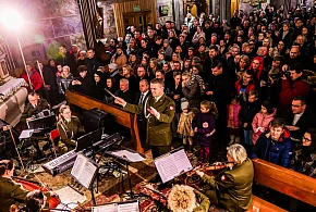 To trzeba było widzieć. Artyści z Wojska Polskiego w zabytkowym kościółku [FOTO]-92544