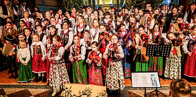 Majestatyczny, kolędowy Głos Beskidu w Sanktuarium [FOTO, WIDEO]-92548