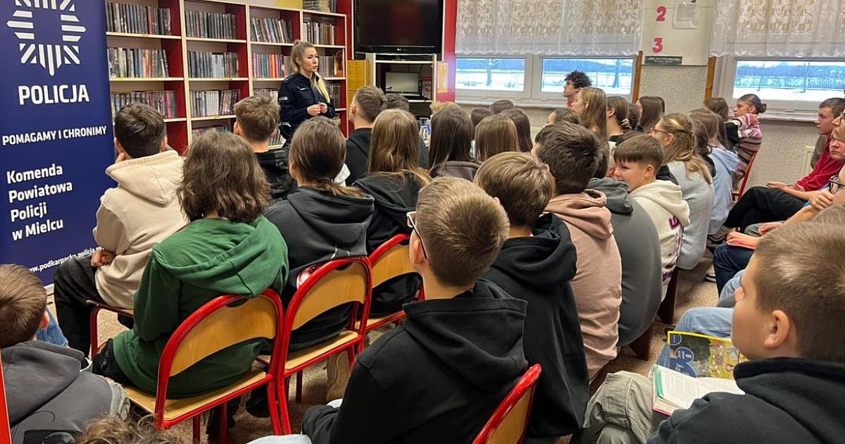 Policjanci spotkali się z uczniami. Poruszyli ważne tematy - HEJ.MIELEC.PL